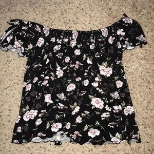 American Eagle Off the shoulder Top